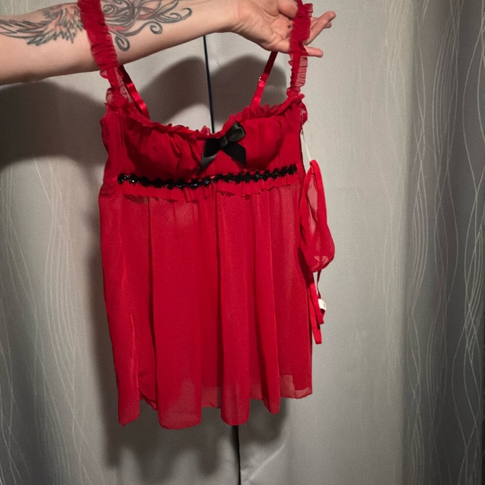 Frederick’s Of Hollywood Rosette Lace Red Bra/thong Set with Black Sequin- NWT